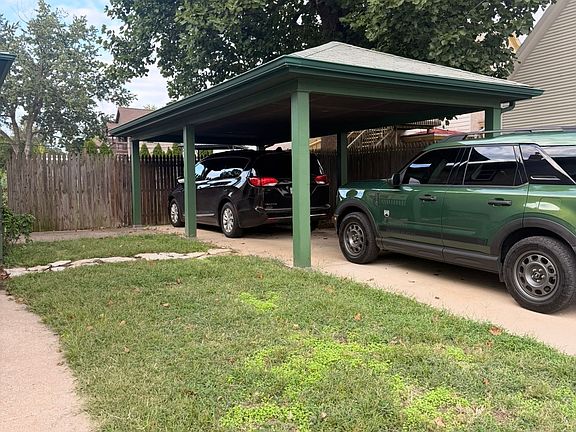 2nd image of 1323 Payson Ave