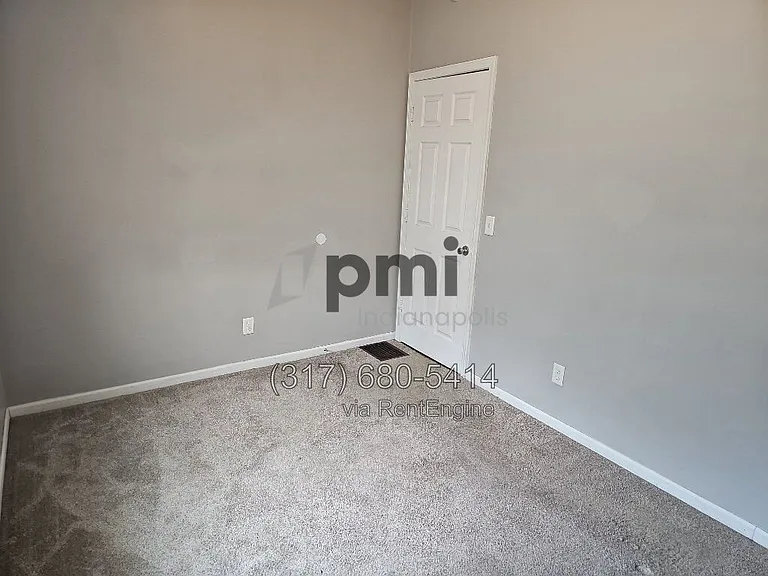 112 Adler St — Photo 13