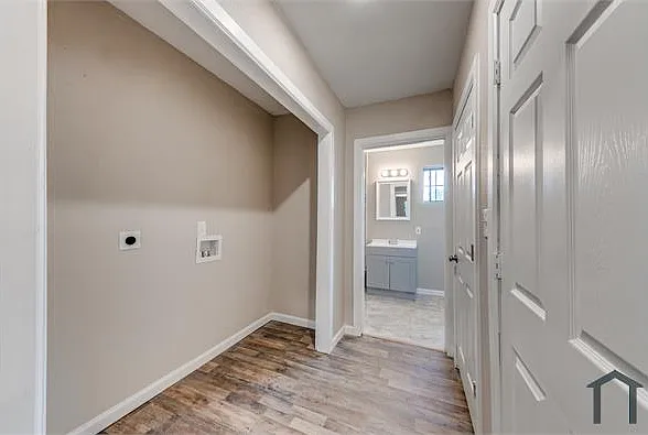 142 Sargent St — Photo 8