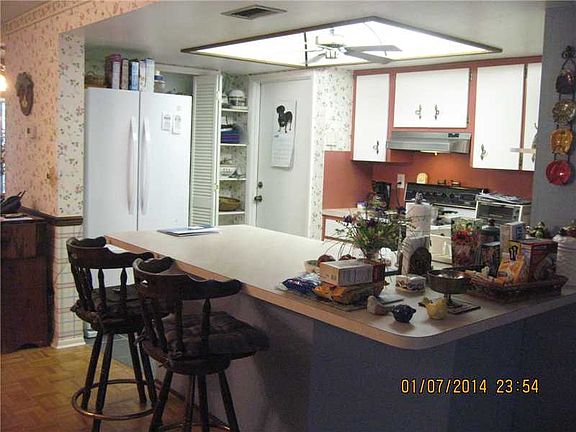 5th image of 626 Atwood Ave N