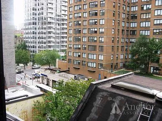 Rented by Anchor Associates | media 14