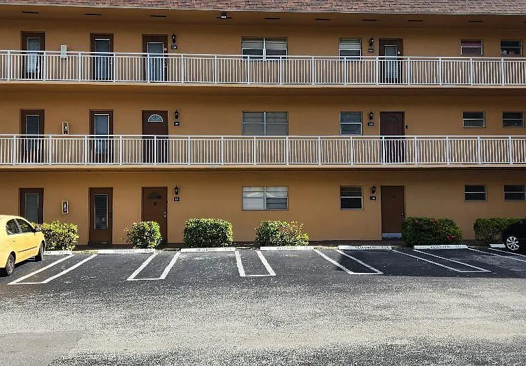 5031 W Oakland Park Blvd #307 — Photo 1