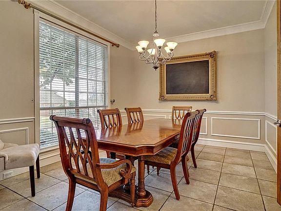 4th image of 2114 Karnes Dr