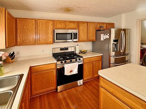 5th image of 9212 Goebel Cir