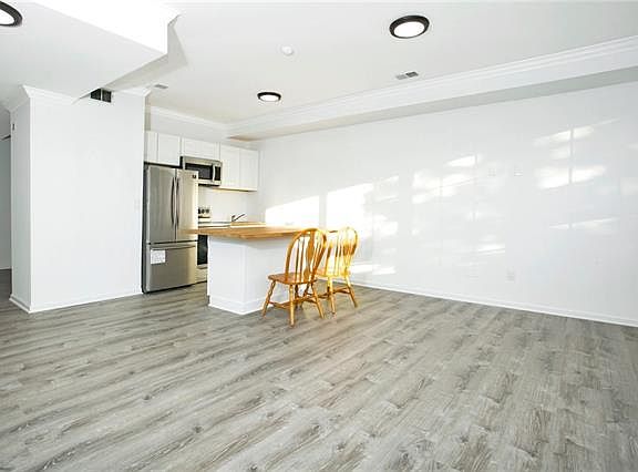 2nd image of 135C Montgomery Ave