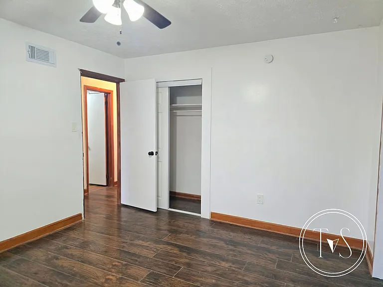 1617 E 59th St — Photo 25