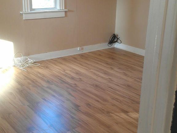 4th image of 17752 Wood St