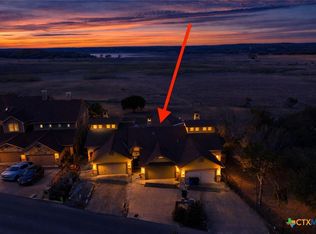 952 Parkview Dr, Canyon Lake, TX 78133