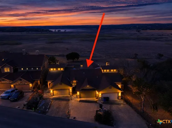 952 Parkview Dr, Canyon Lake, TX 78133