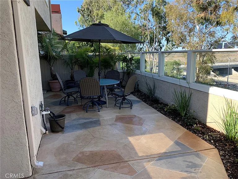 311 Stanford Ct — Photo 18