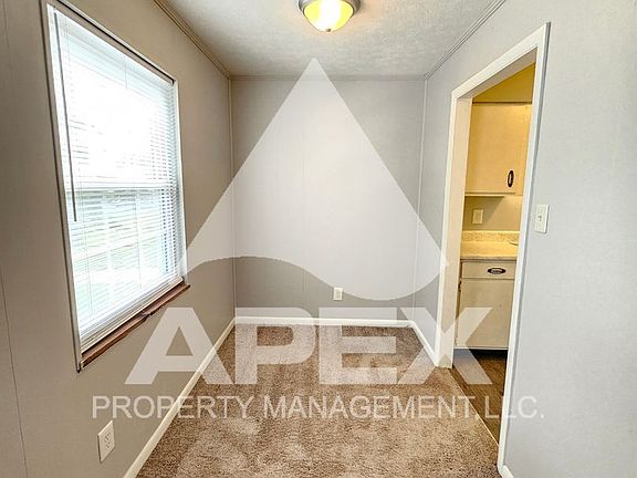 5th image of 301 Dahlia Dr NE #7