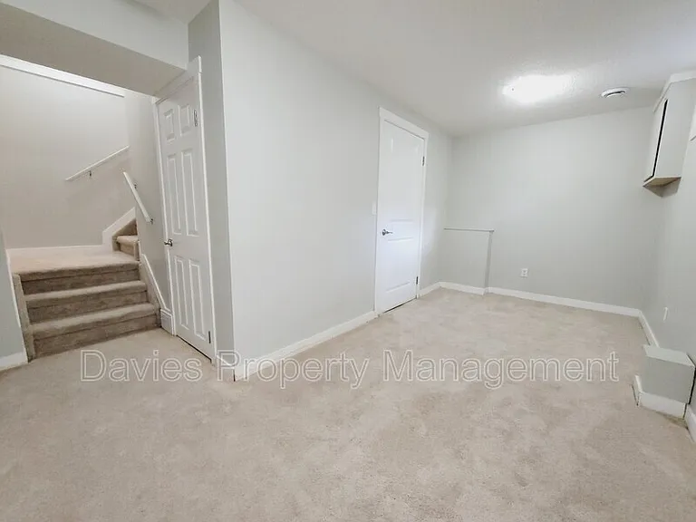 1748 Lakewood Road South NW — Photo 12