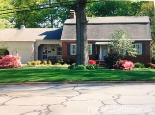 3750 Kirklees Rd, Winston Salem, NC 27104