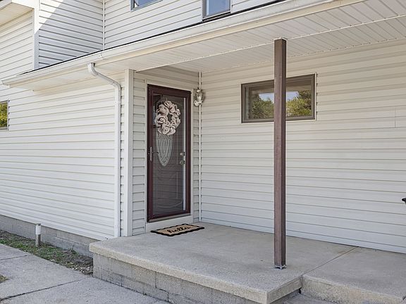 3rd image of 102 School Ln #A