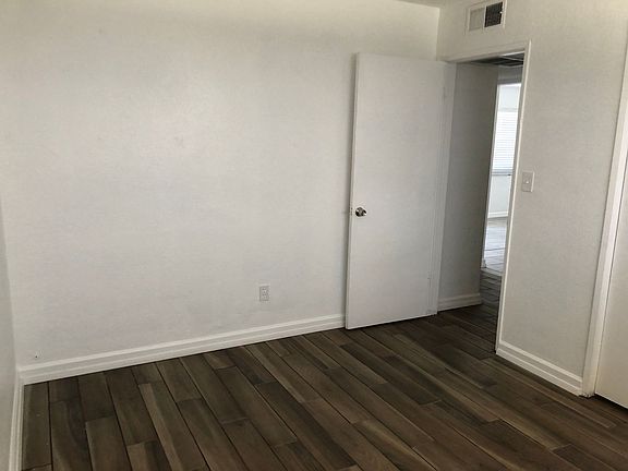 5th image of 2521 Bishop Dr APT M