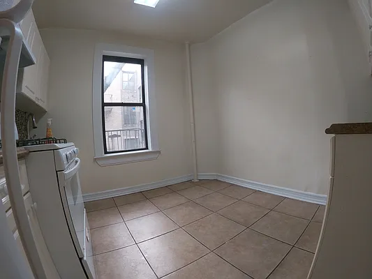 Rented by Contact Realty | media 42