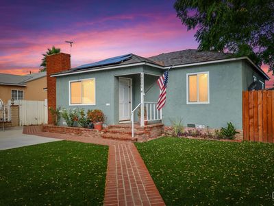 19001 Vanowen St, Reseda, CA, 91335