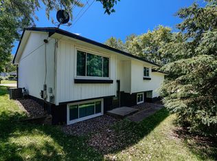 2302 7th Ave E, North Saint Paul, MN 55109