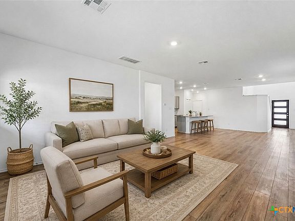 4th image of 206 Canley Loop
