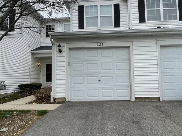 1225 Brookdale Dr, Carpentersville, IL 60110