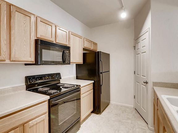 5th image of 5255 Memphis St Unit 811