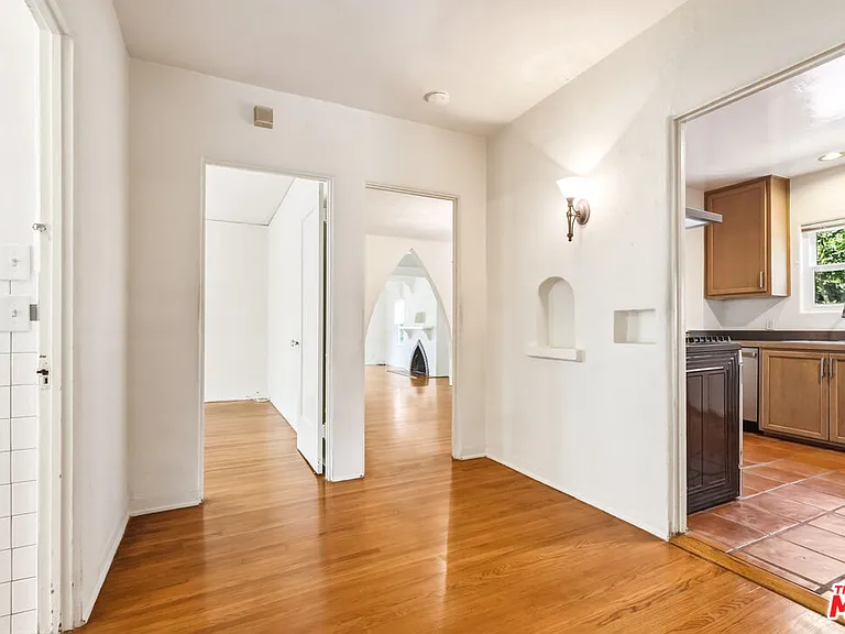 2613 Cloverfield Blvd — Photo 22