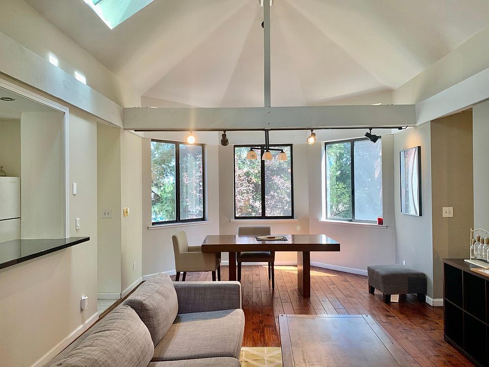 1st image of 620 Mariposa Ave APT 1