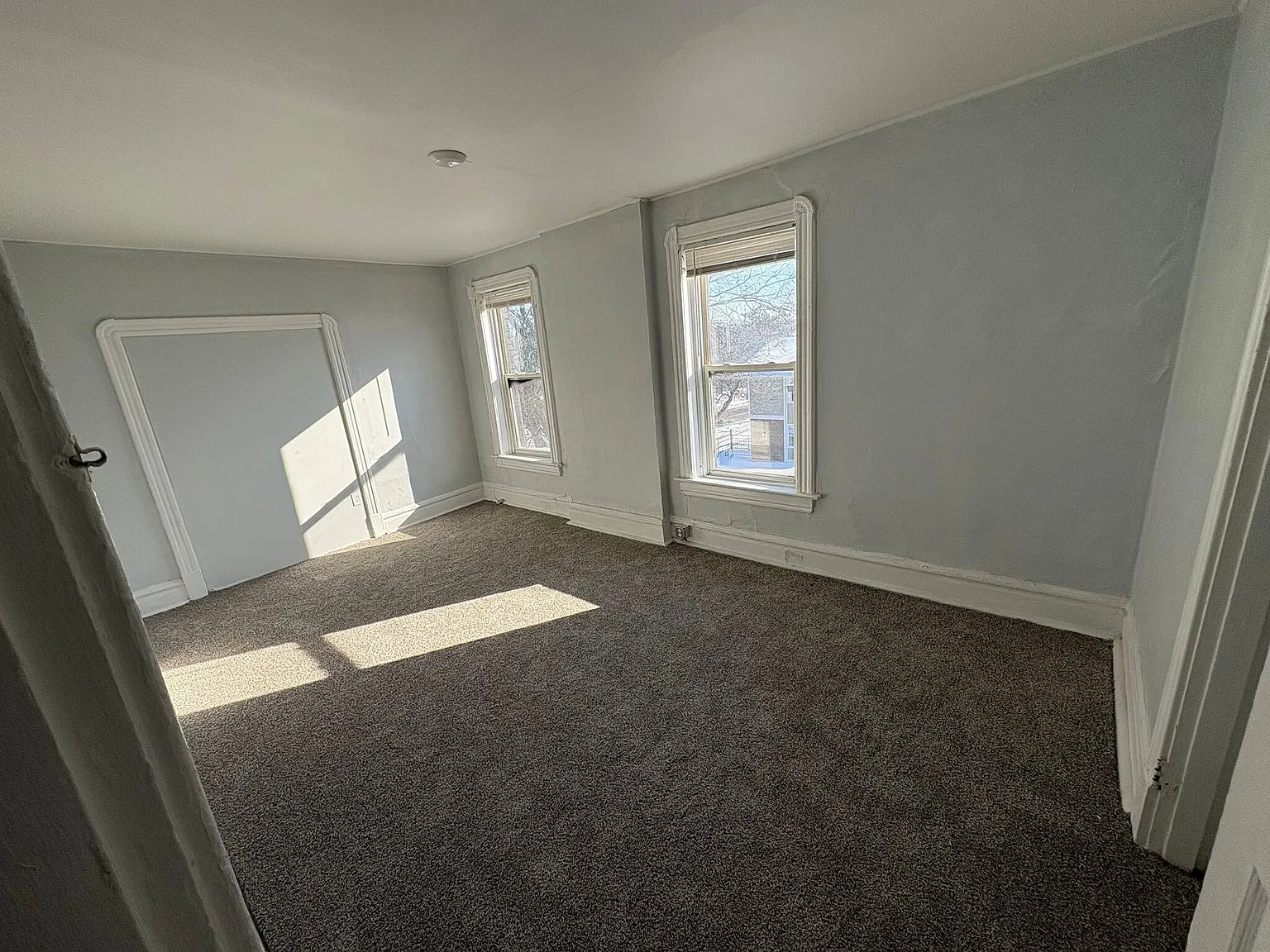 5846 Page Blvd - B — Photo 3