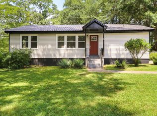 5 Meadowbrook Dr, Newnan, GA 30263