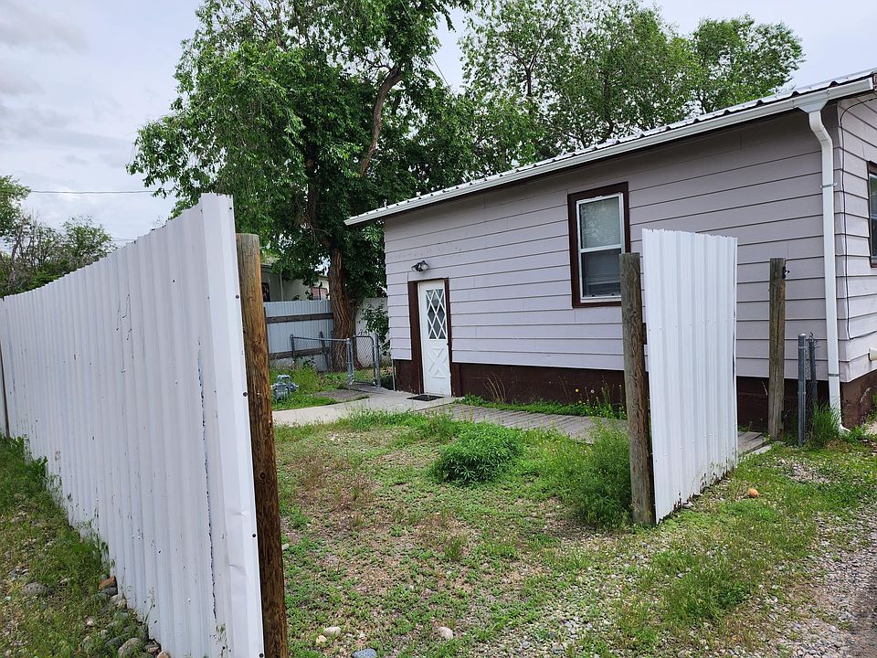 1st image of 920 1/2 E Adams Ave