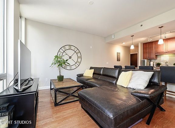 4th image of 1400 S Michigan Ave APT 709