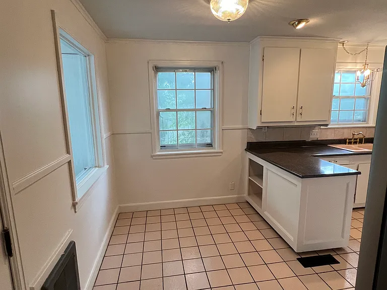 516 N Park St — Photo 14