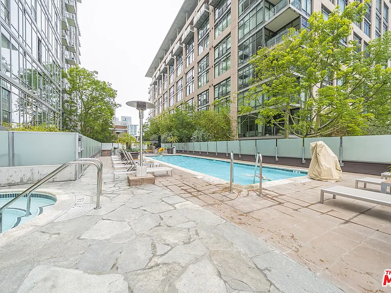 1100 S Hope St #716 — Photo 32