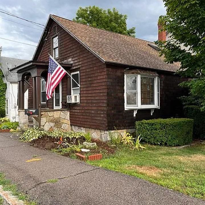 101 Glass St