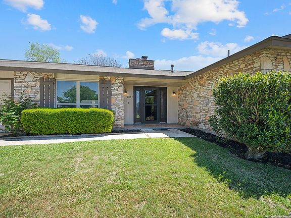 4th image of 2034 FARMSVILLE DR