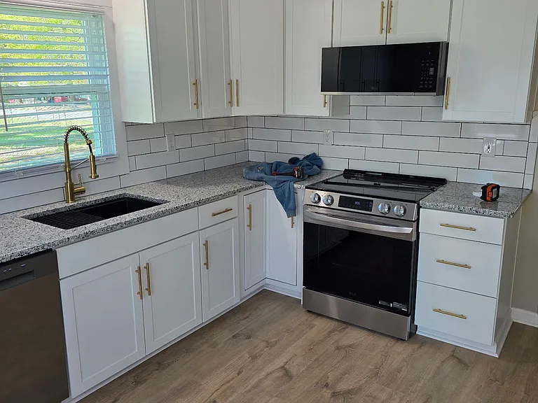 1108 Mapleton St — Photo 17