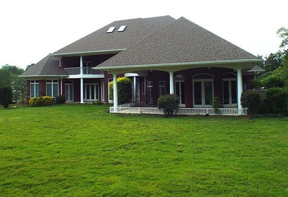 3rd image of 3296 Cumberland Hills Cir NW