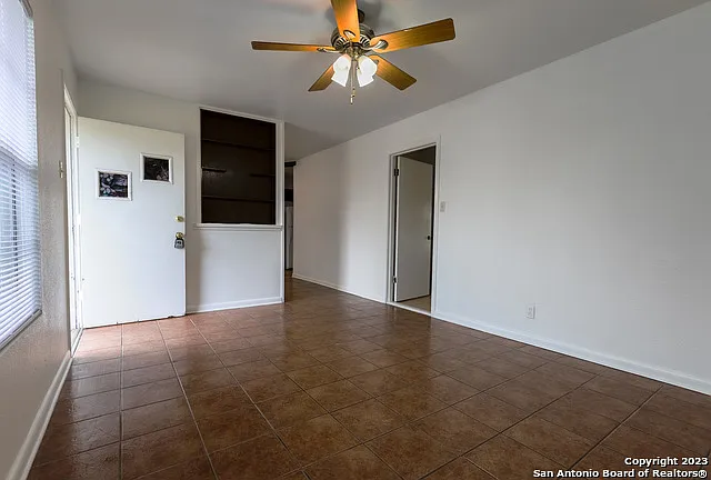 5434 Plumtree Dr — Photo 4