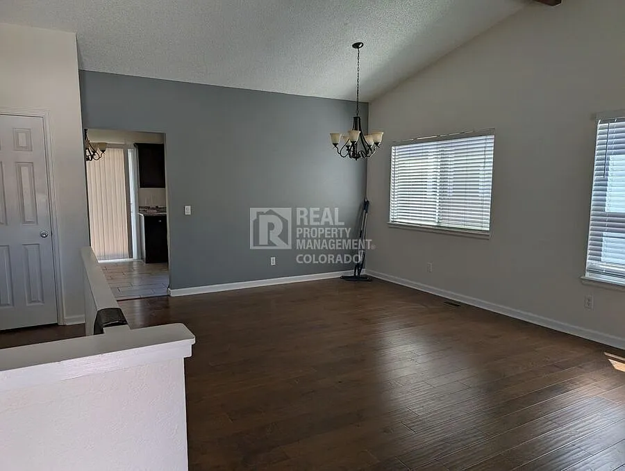 Beautiful Home on a Cul-de-Sac with Finished Basement & Spacious Outdoor Living in Mission Viejo — Photo 3