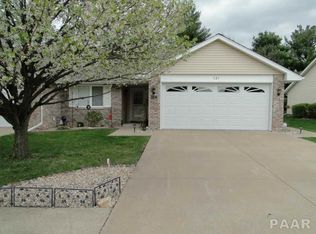 324 Pinecrest Dr, Macomb, IL 61455