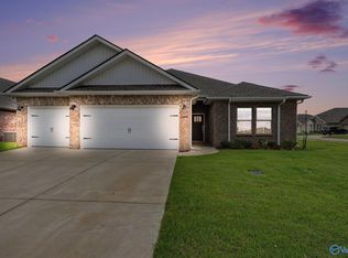 16896 Whispering Pnes, Athens, AL 35611
