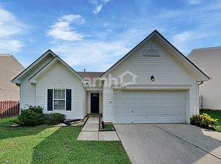 8130 Belmont Stables Dr, Charlotte, NC 28216