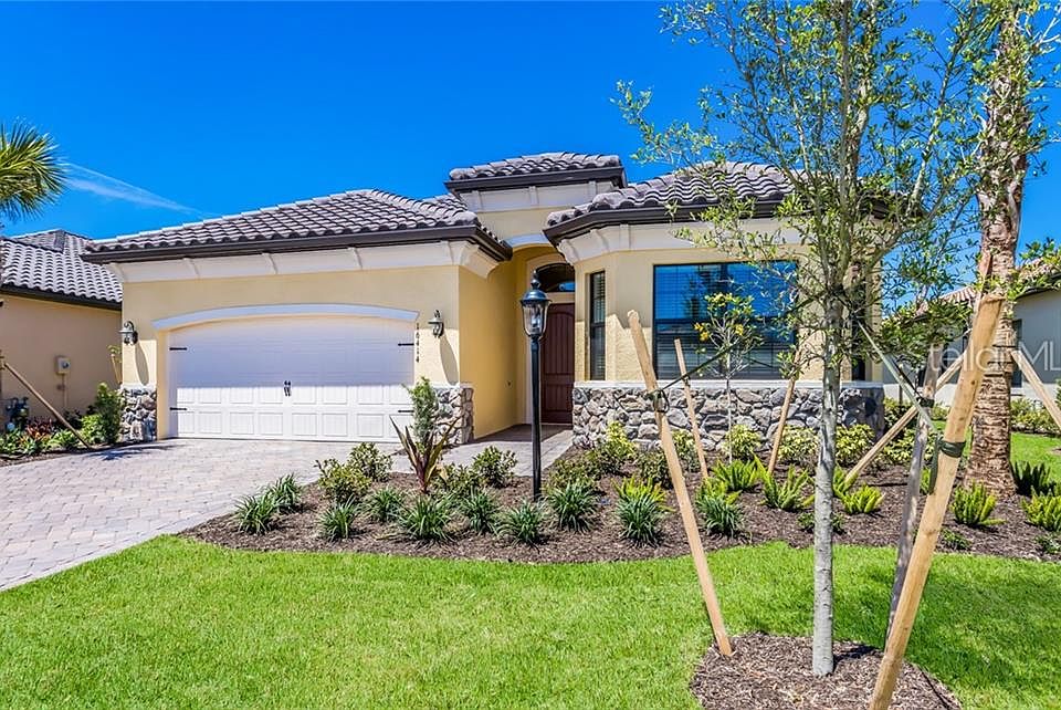 1st image of 16414 Hillside Cir