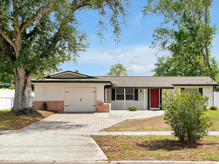 1938 Eastbrook Blvd — Photo 1