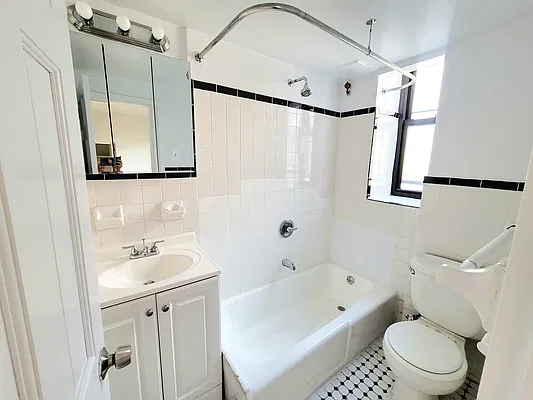 Rented by Taichi Fudosan | media 9