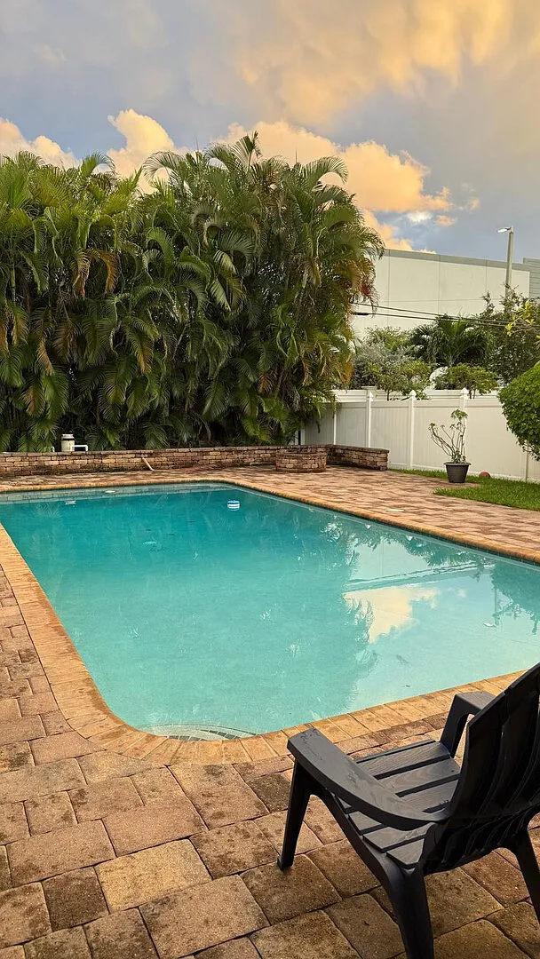 Poolside Paradise in Fort Lauderdale Sleeps 16+ Bring the whol — Photo 3