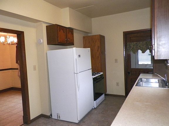 5th image of 906 Bellaire Ave