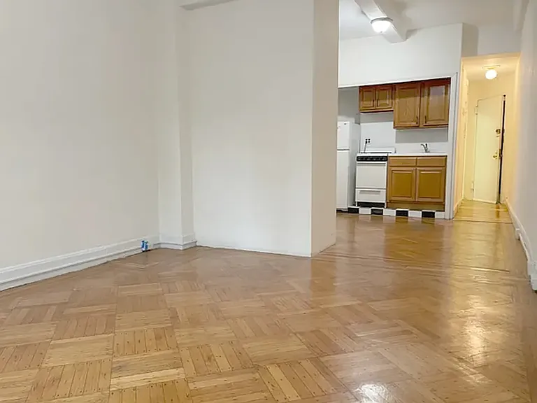 42 W 72nd St #11-C — Photo 4