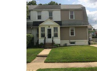 4 Seneca St, Essington, PA 19029