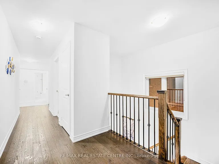 5 Forsyth Cres E — Photo 22